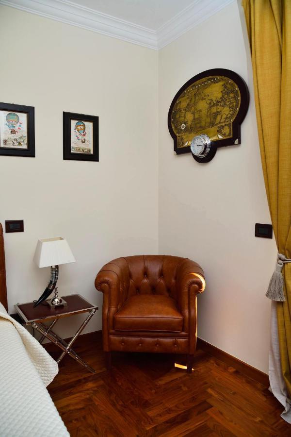 Regal House Roma Navigatori 23 Hotel ภายนอก รูปภาพ