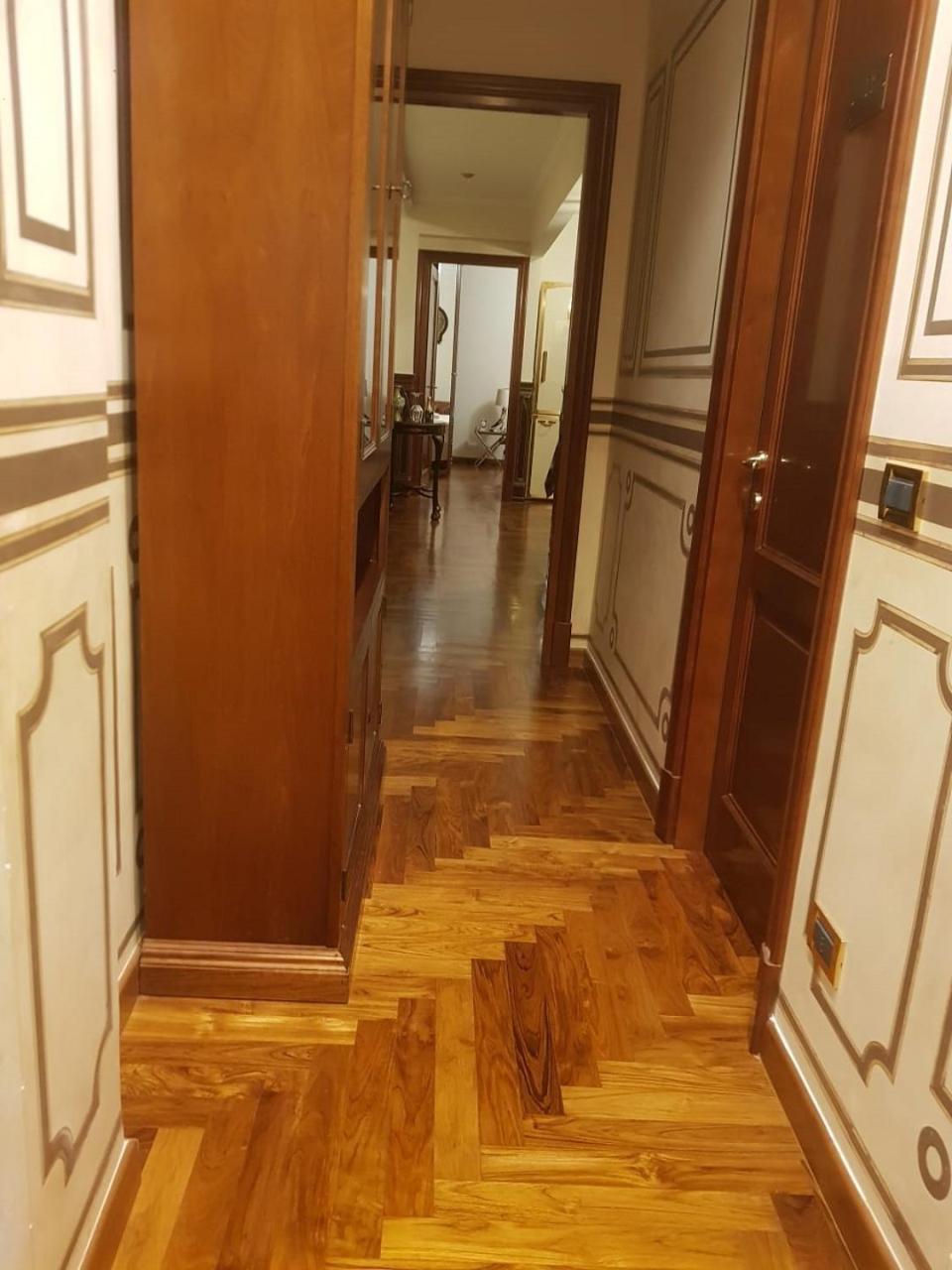 Regal House Roma Navigatori 23 Hotel ภายนอก รูปภาพ