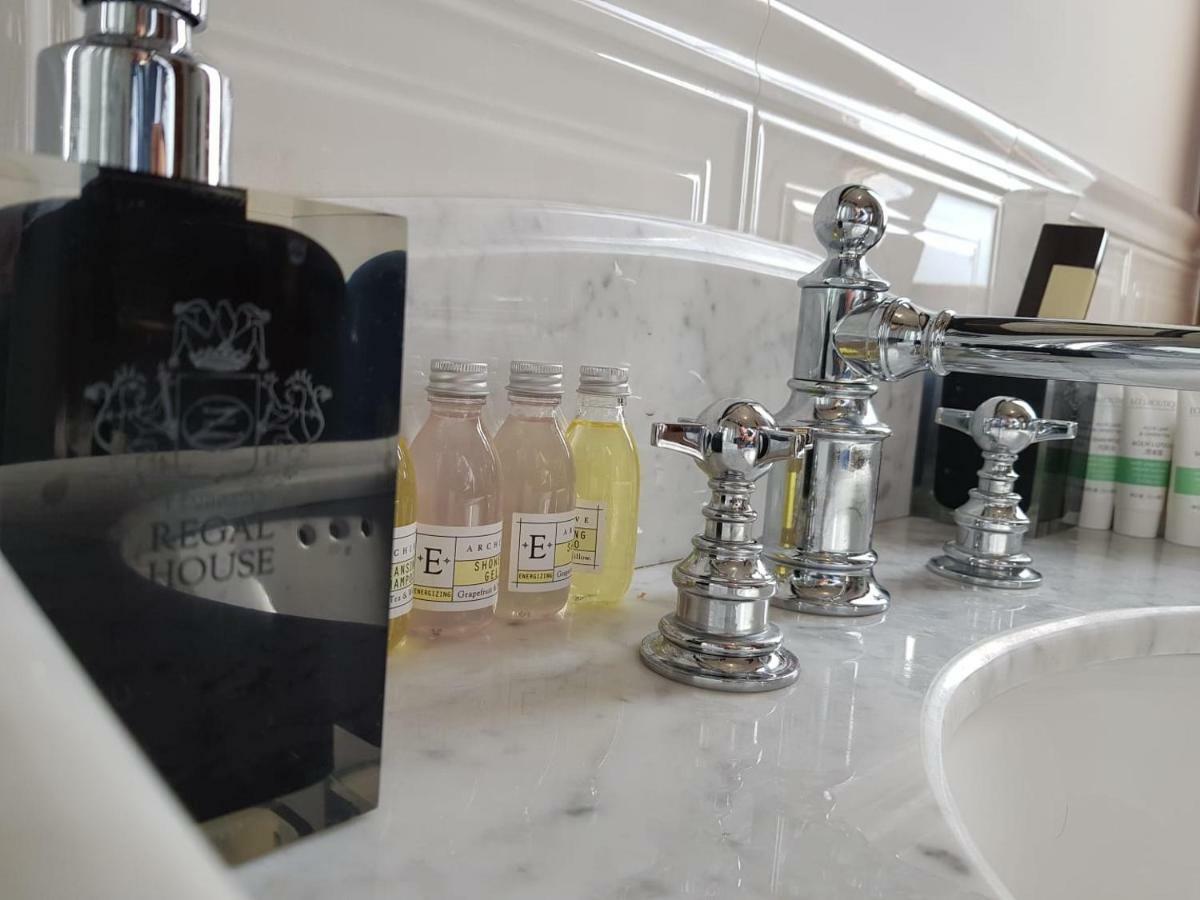Regal House Roma Navigatori 23 Hotel ภายนอก รูปภาพ