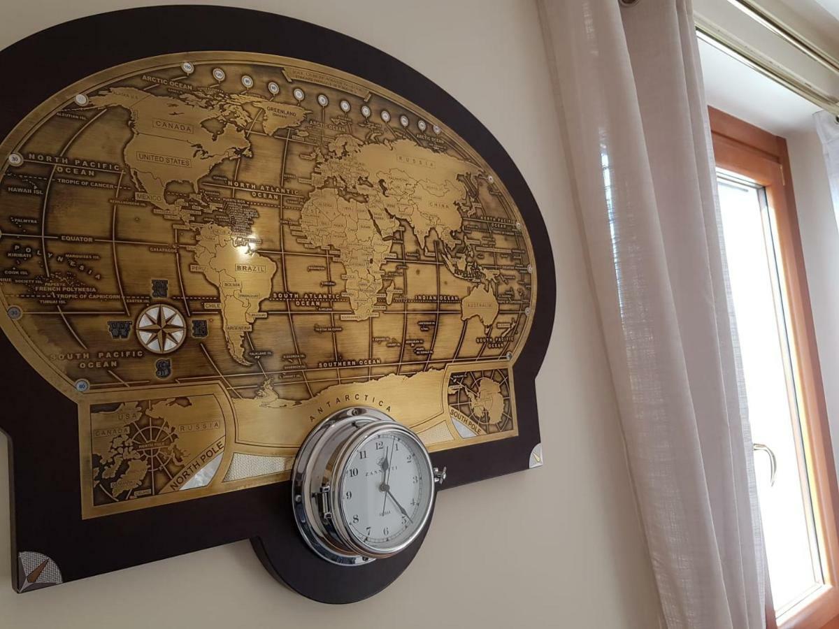 Regal House Roma Navigatori 23 Hotel ภายนอก รูปภาพ